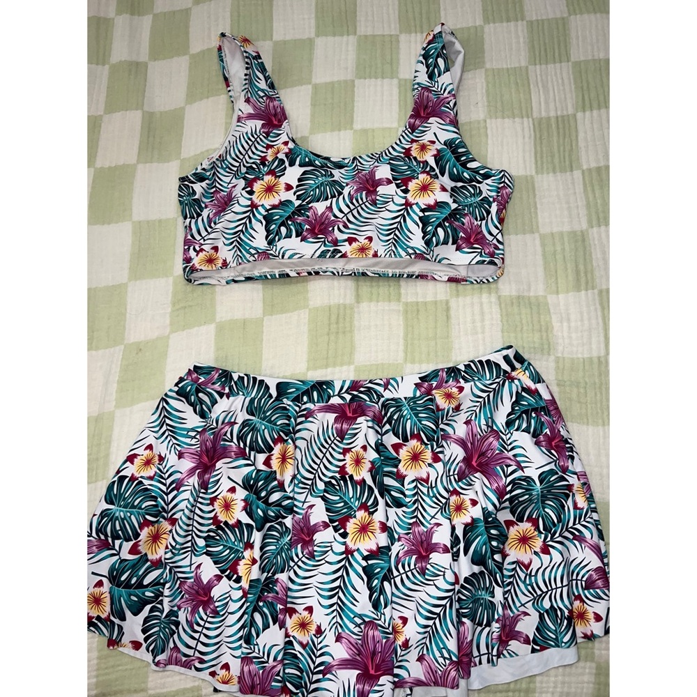 Tropical Floral Two-Piece Set - Picture 4 of 4